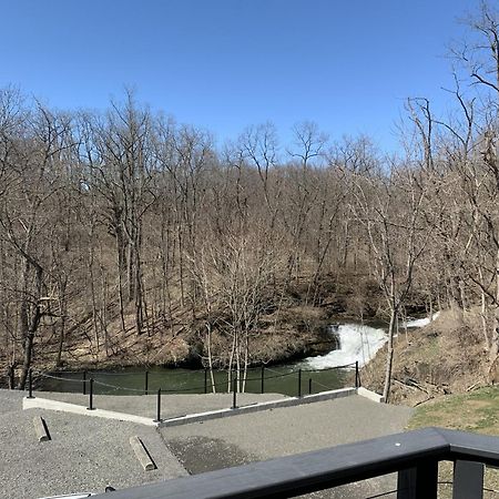 The Fallsview At Burdett Falls エクステリア 写真